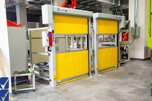 防护型快速门身影走进新能源企业的机器人加工车间