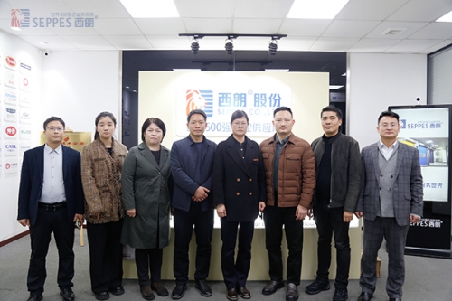 肖副主席一行莅临西朗门业参观快速门产品交流行业的发展