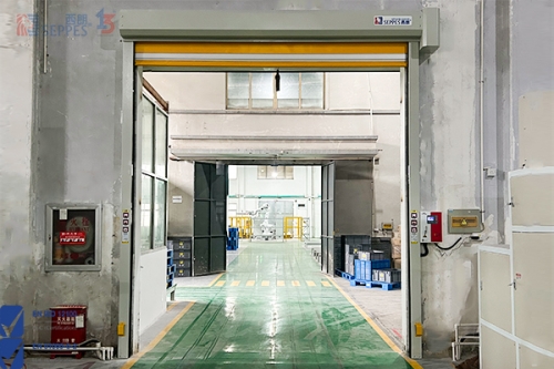 物流仓储为何离不开快速卷帘门？揭秘其核心价值