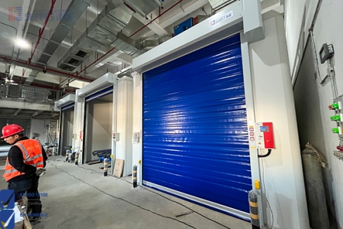 食品工厂恒温车间保温快速门，助力车间实现快速防尘，恒温恒湿