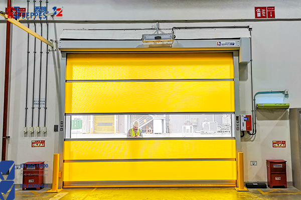 库房安装快速卷帘门