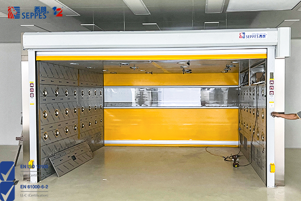 风淋室的快速卷帘门