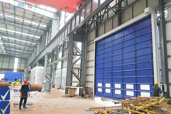 钢结构厂房安装堆积快速门