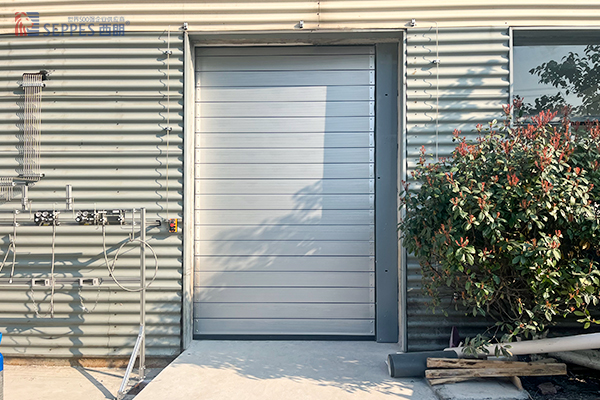 南化气体车间安装西朗涡轮快速门