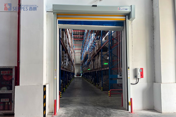 代尔塔公司立体库车间通道安装西朗快速门
